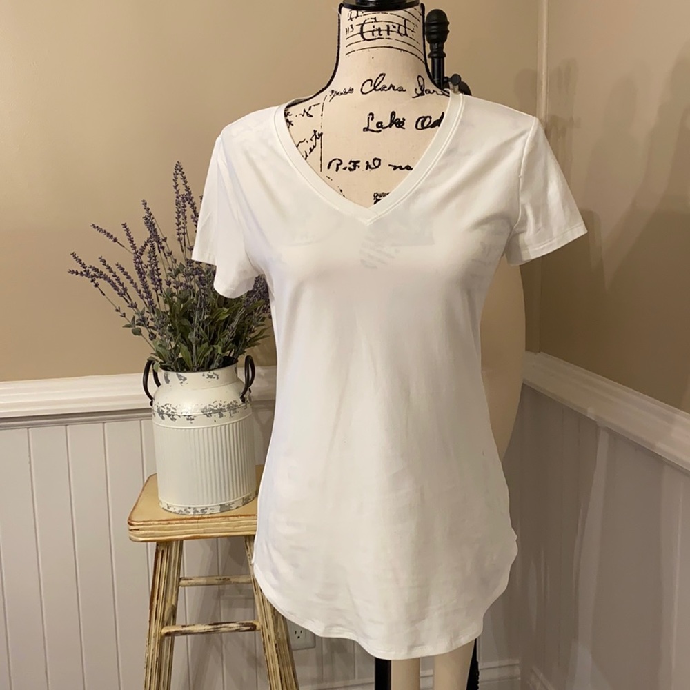 No Boundaries Women’s white T-shirt
